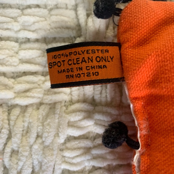 5 PIECE HALLOWEEN BUNDLE INCLUDES COLLECTORS ITEM - Picture 10 of 14